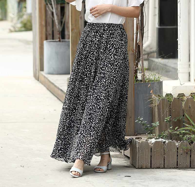 Elegant A-Line Midi Skirt – Black & White Leopard Print, High-Waist Flowing Fit